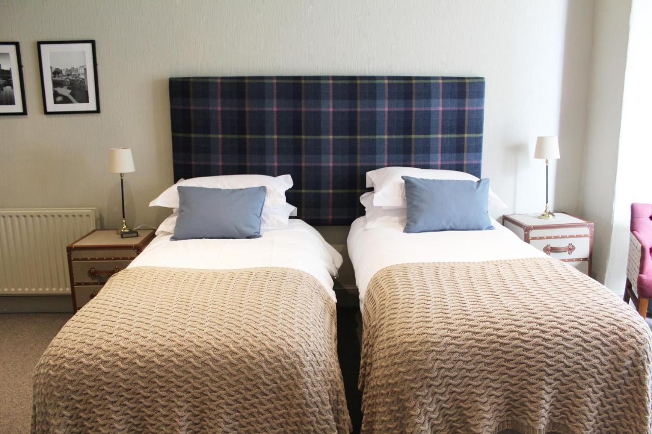 קאסלטאון The George Hotel מראה חיצוני תמונה
